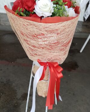 ช่อดอกไม้ปลอม สีขาวแดง fake flower bouquet red white