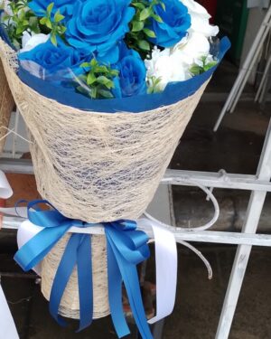 ช่อน้ำเงินขาว blue and white bouquet